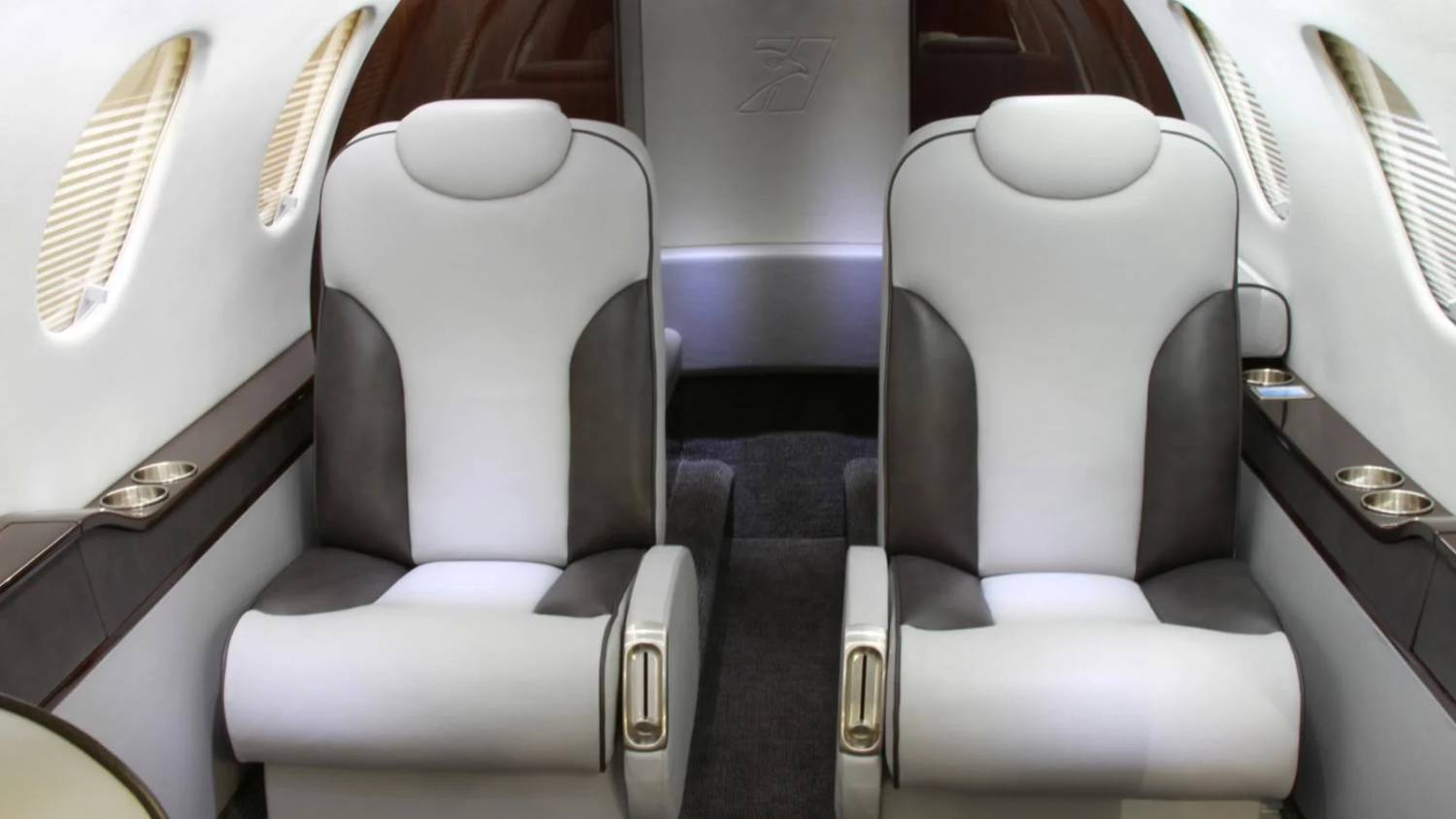 HAWKER 200