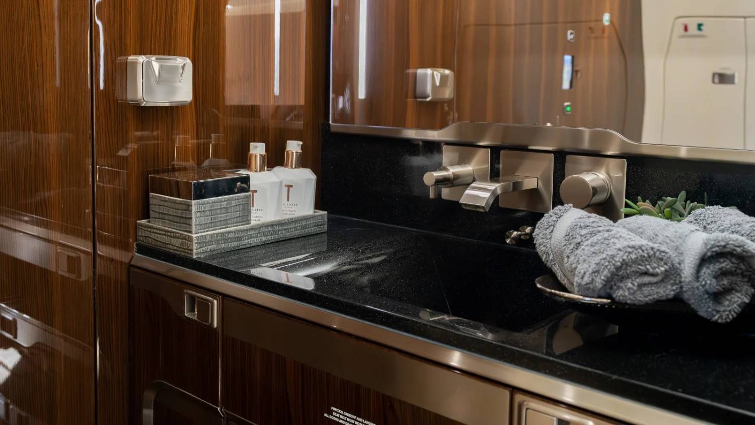 BOMBARDIER CHALLENGER 350