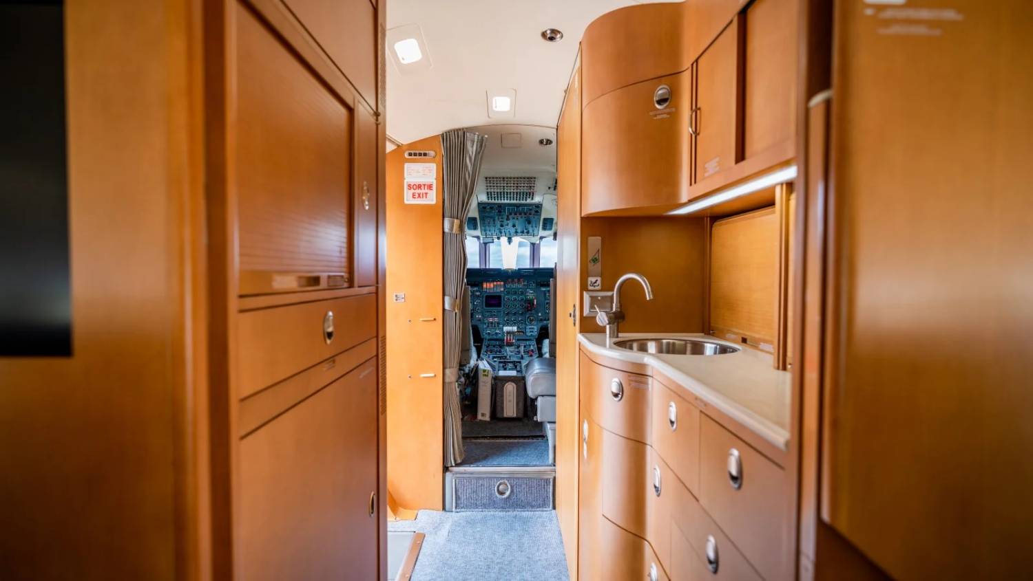 DASSAULT FALCON 900B