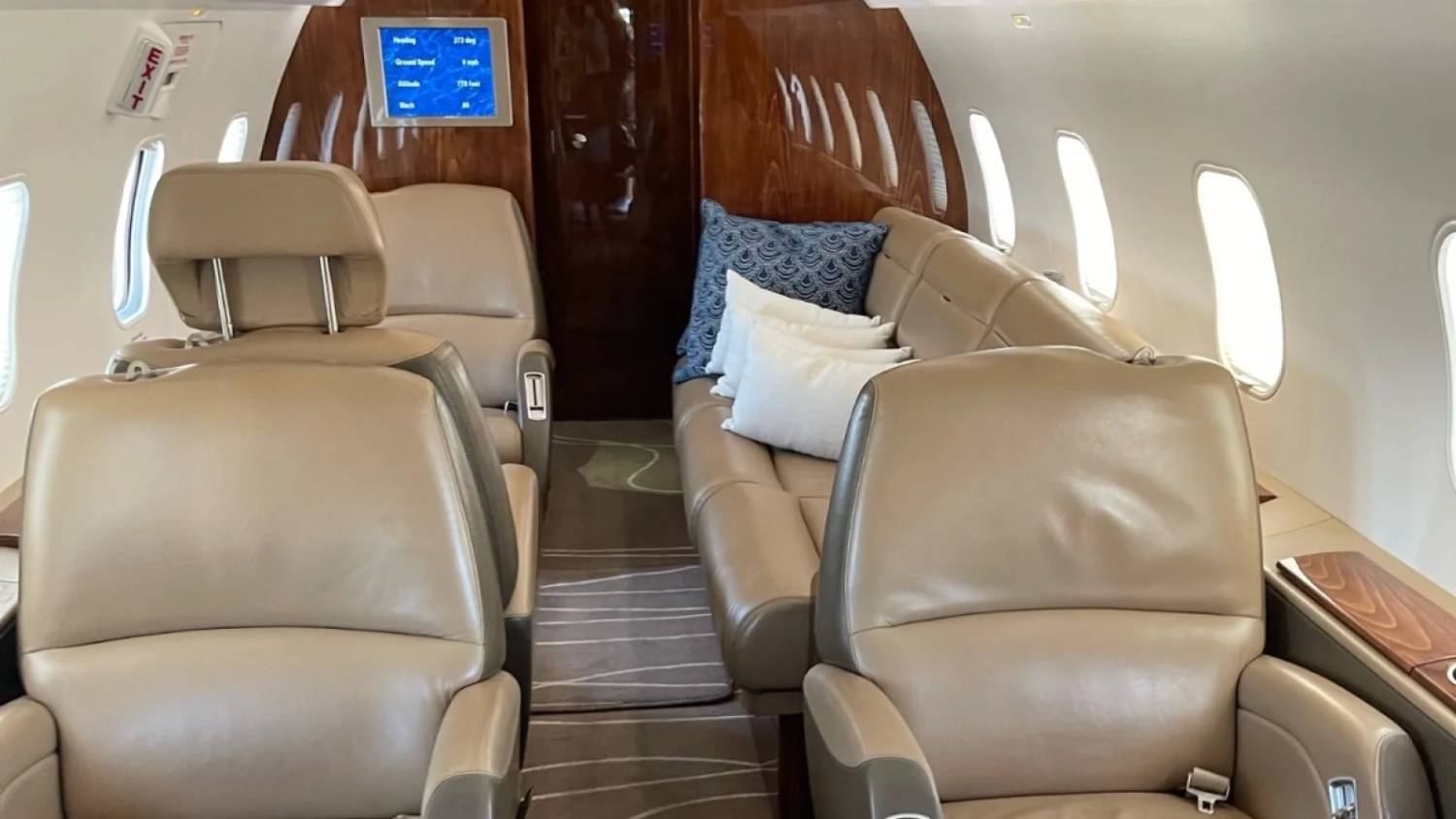 BOMBARDIER CHALLENGER 300