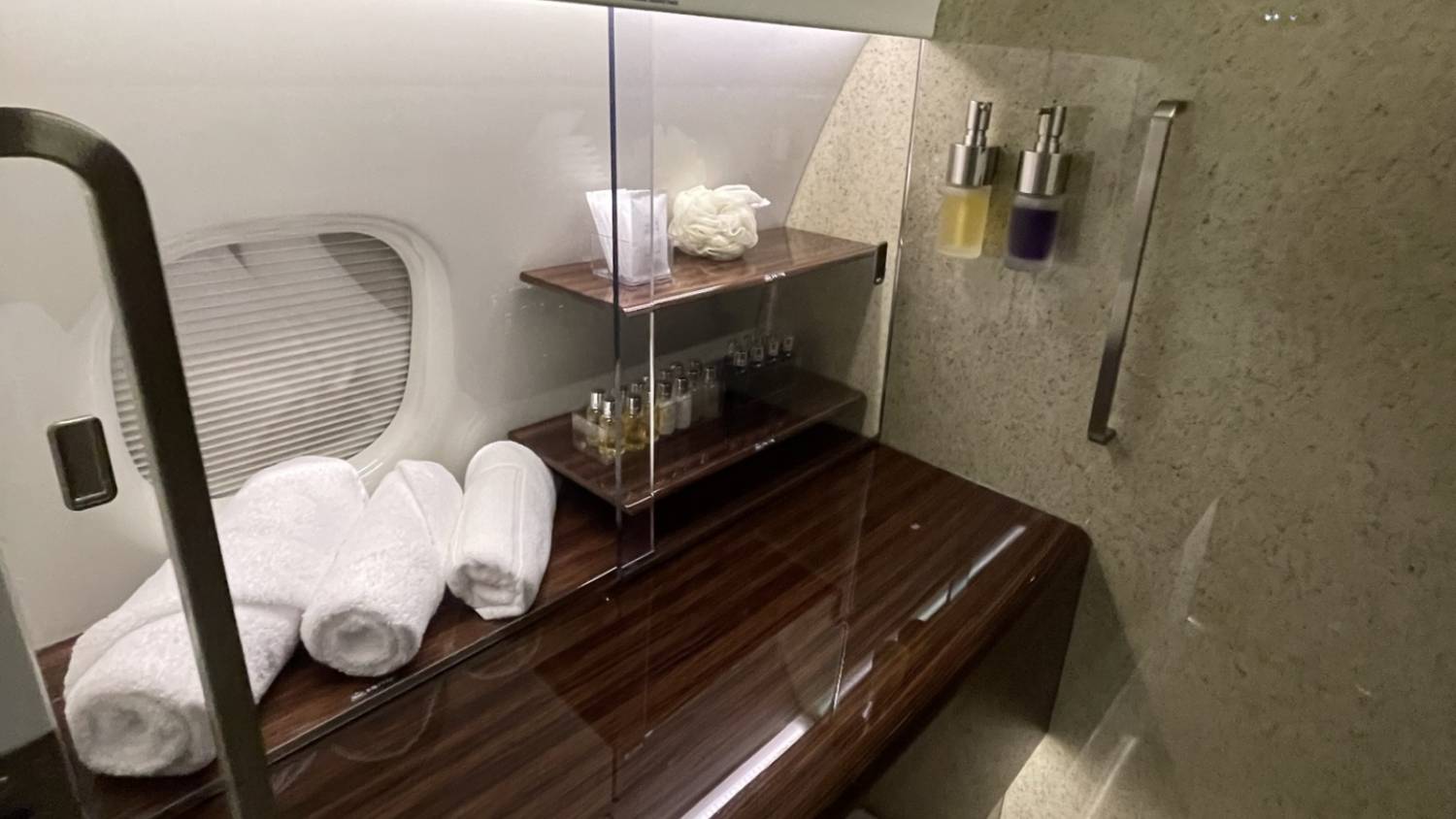 EMBRAER LINEAGE 1000