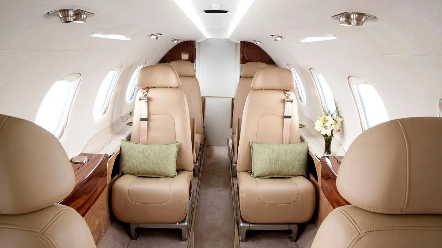 EMBRAER PHENOM 300