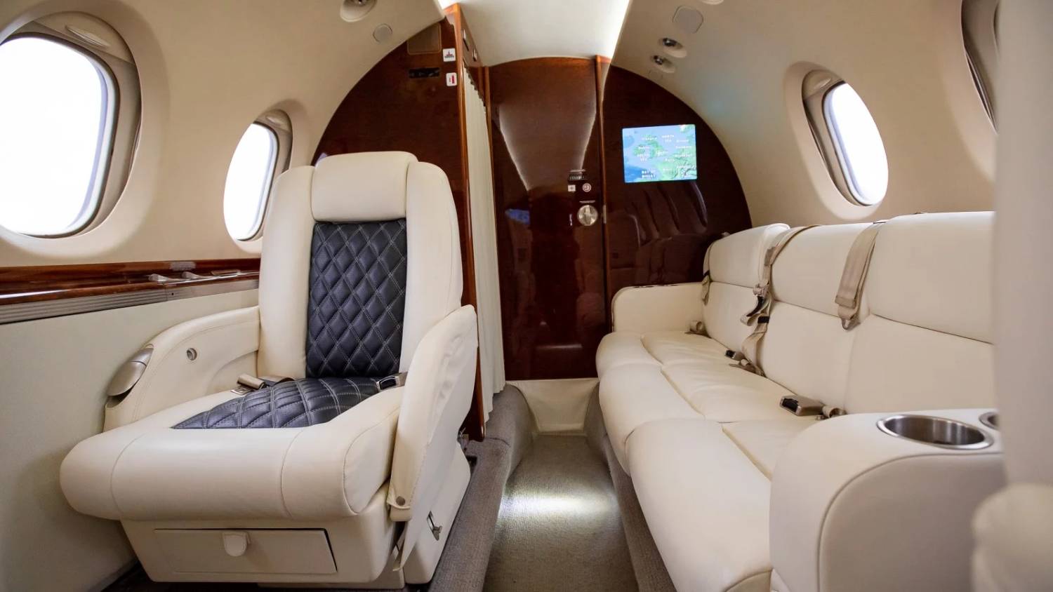 HAWKER BEECHCRAFT 750