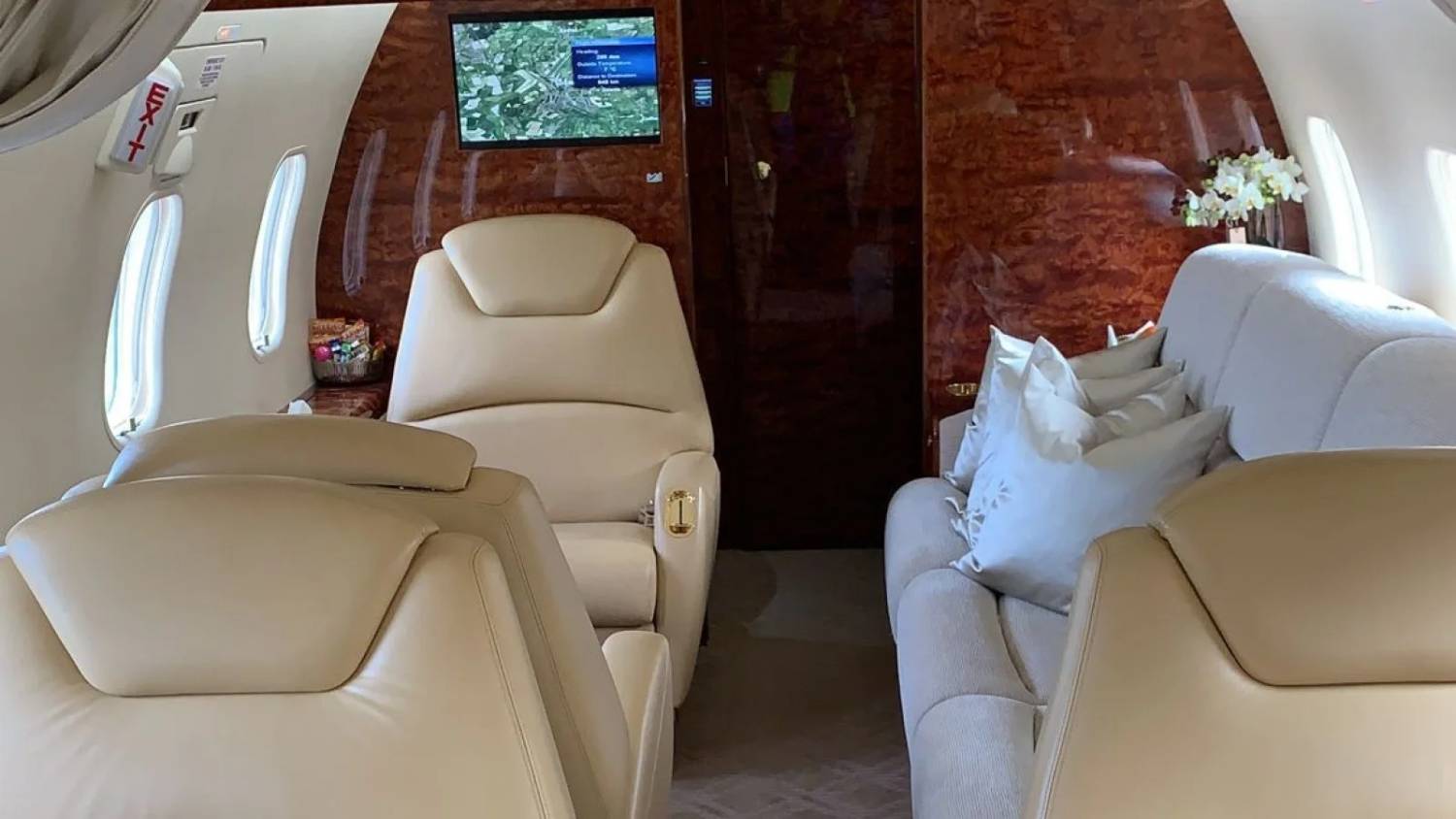 BOMBARDIER CHALLENGER 300